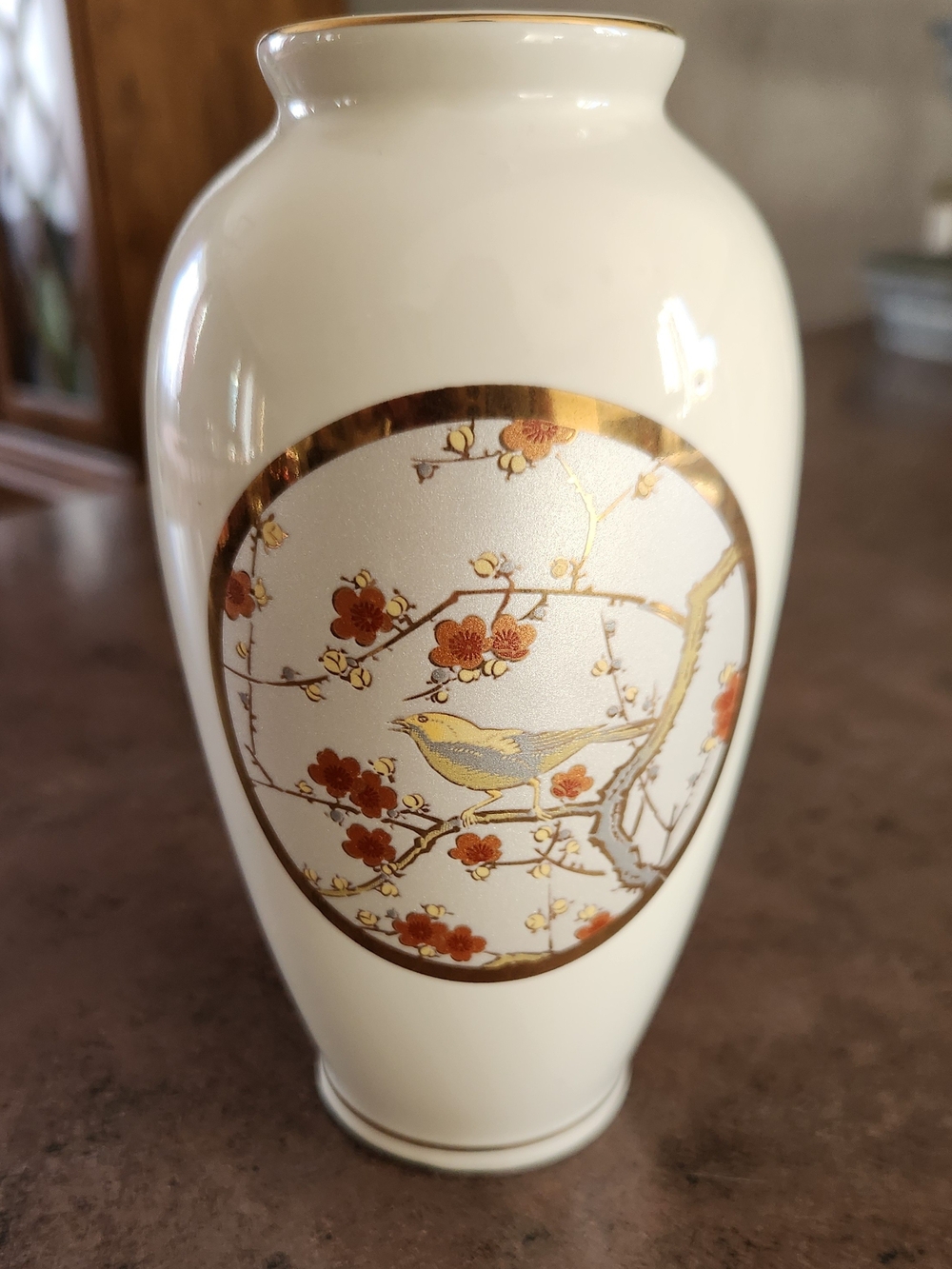Vintage Art of Chokin Japanese Porcelain Vase With 24K Gold Trimmed Medallion